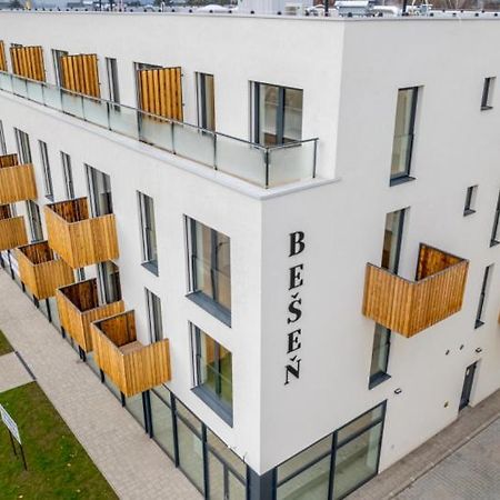 Apartman Nad Riekou Besenova Luaran gambar