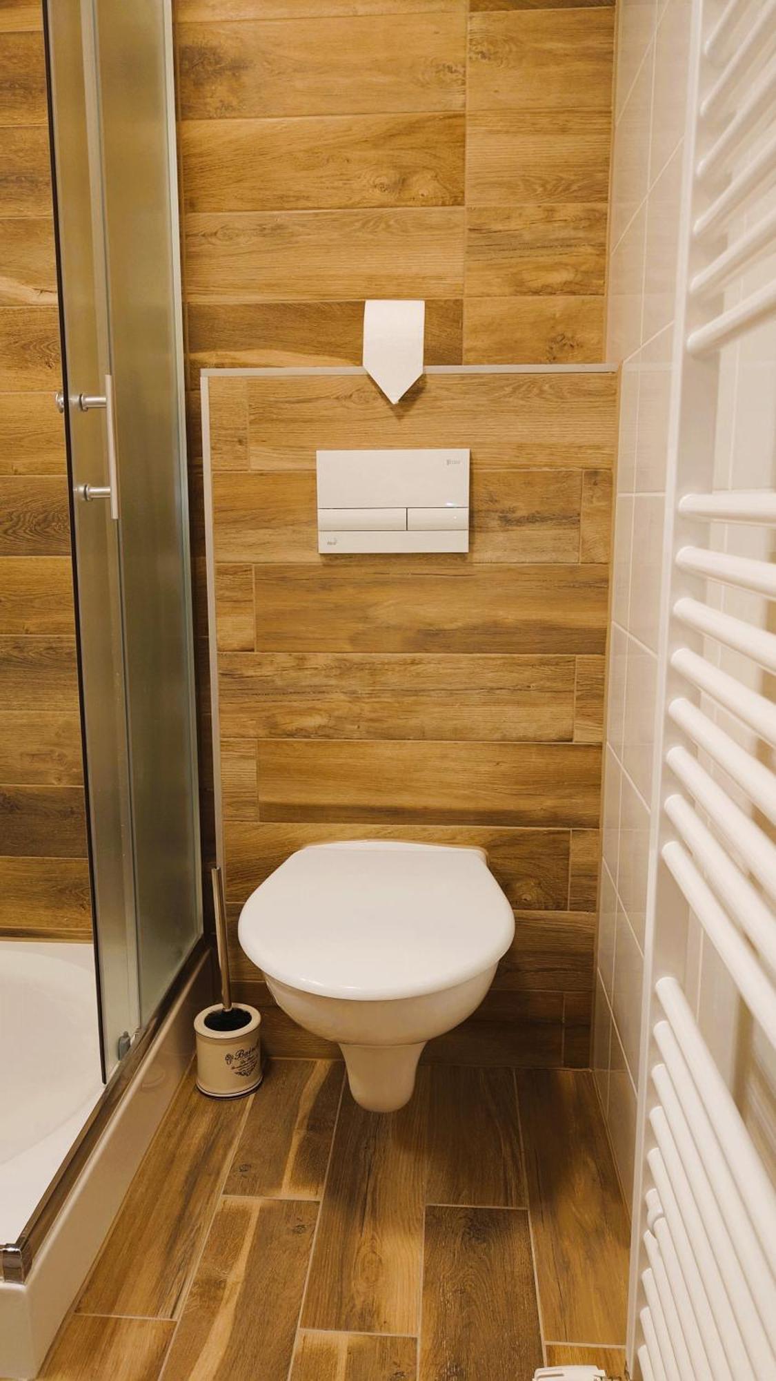 Apartman Nad Riekou Besenova Luaran gambar